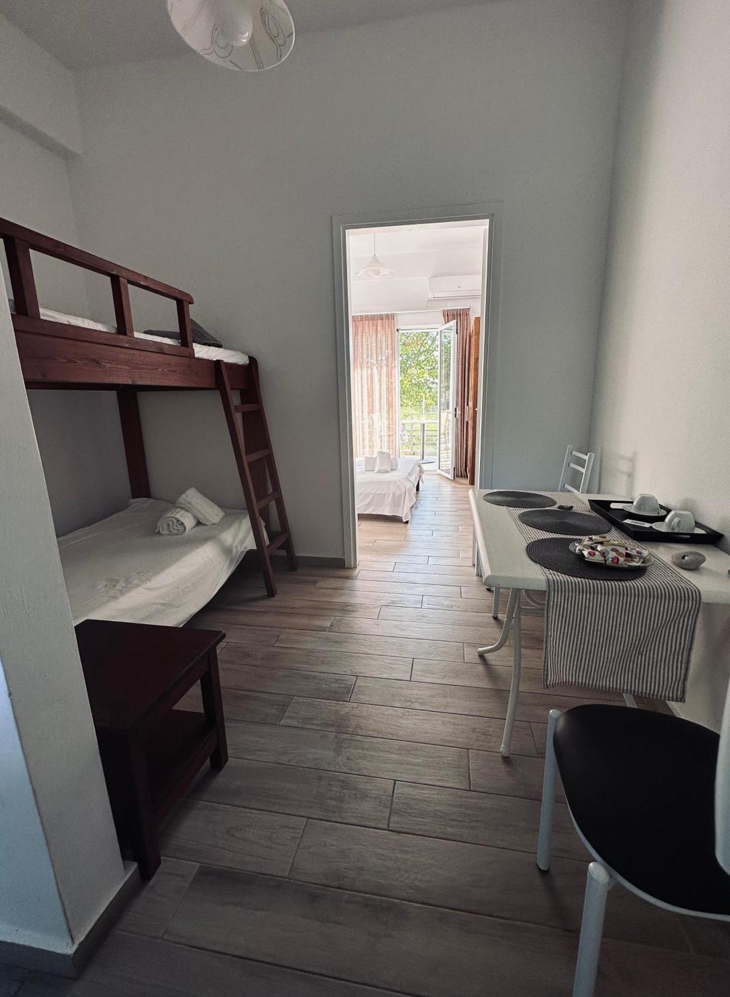 The Kitehouse Apartments Елеонас Екстериор снимка